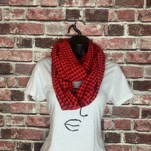 Red and navy houndstooth scarf